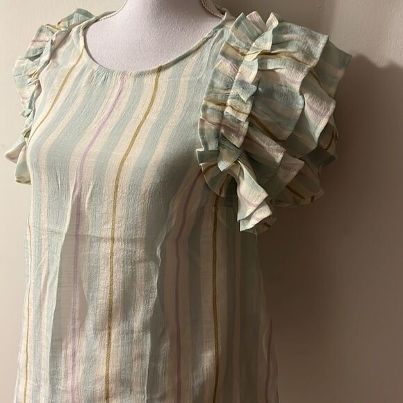 𝅺MINE Mint and Cream Crew Neck Short Sleeved Blouse with Ruffled Sleeves.  Small - Picture 4 of 9